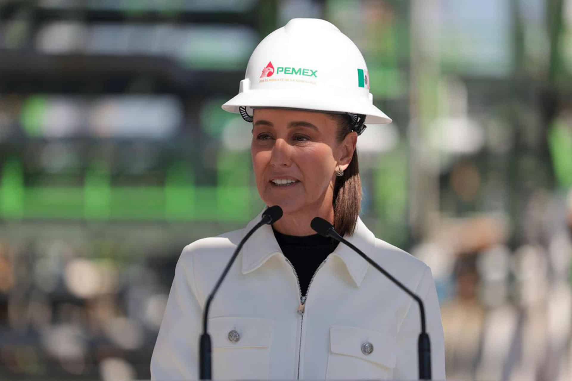 Fotografía cedida por la Presidencia de México de su mandataria Claudia Sheinbaum, durante un acto protocolario este domingo en la ciudad de Tula, estado de Hidalgo (México). EFE/ Presidencia de México/ SOLO USO EDITORIAL/NO VENTAS/SOLO DISPONIBLE PARA ILUSTRAR LA NOTICIA QUE ACOMPAÑA (CRÉDITO OBLIGATORIO)