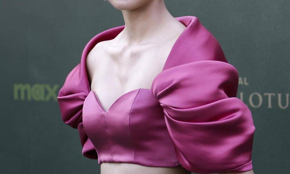 Bangkok (Thailand), 14/02/2025.- Thai singer and actress Lalisa Manobal, also known as K-pop star Lisa Blackpink, attends the premiere of the television series 'The White Lotus season 3' in Bangkok, Thailand, 14 February 2025. The third season of the HBO original series was filmed in Thailand's resort island of Koh Samui and is scheduled to premiere on 16 February 2025. (Tailandia) EFE/EPA/RUNGROJ YONGRIT