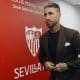 El futbolista Sergio Ramos a su llegada a la rueda de prensa donde se despidíó del club sevillista, el 18 de junio de 2024. EFE/José Manuel Vidal