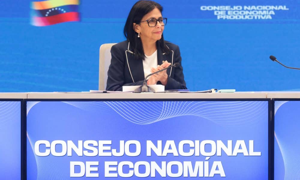 Fotografía cedida por el Palacio de Miraflores que muestra a la presidenta encargada de Venezuela, Delcy Rodríguez, durante un acto de gobierno este viernes, en Caracas (Venezuela). EFE/ Palacio de Miraflores