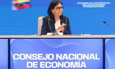 Fotografía cedida por el Palacio de Miraflores que muestra a la presidenta encargada de Venezuela, Delcy Rodríguez, durante un acto de gobierno este viernes, en Caracas (Venezuela). EFE/ Palacio de Miraflores