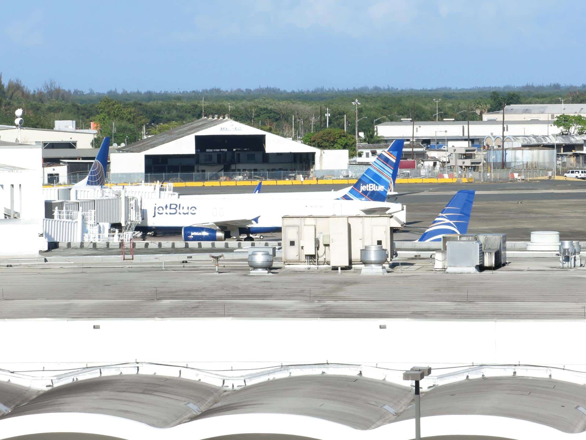 Vista parcial del Aeropuerto Luis Muñoz Marín, en San Juan (Puerto Rico). Imagen de archivo. EFE/Alfonso Rodríguez