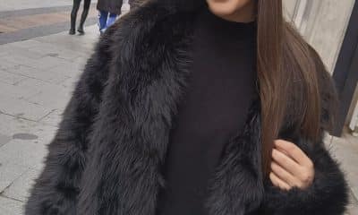 Pelo y más pelo. Ha llegado el momento de dejarse abrazar la estética 'furry', por la calidez de una textura que aparece esta temporada por dentro, pero sobre todo por fuera en abrigos y cazadoras. FOTO. EFE/Inma Tapia