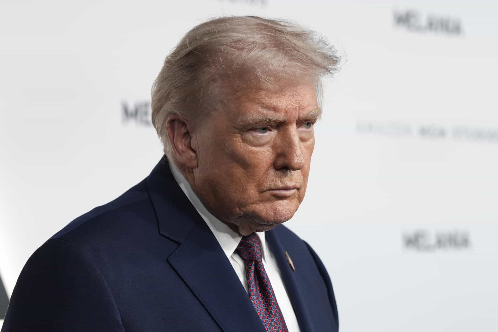 El presidente de Estados Unidos, Donald Trump, asiste al lanzamiento de la película de su esposa, Melania Trump, este jueves, en el Kennedy Center de Washington (Estados Unidos). EFE/ Octavio Guzmán