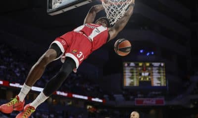 Fotografía de Sergio Pérez, en la que puede verse en una imagen de archivo del 2 de octubre de 2025 al pívot de Olympiacos Kostas Antetokounmpo, durante un partido con el Olympiacos. EFE