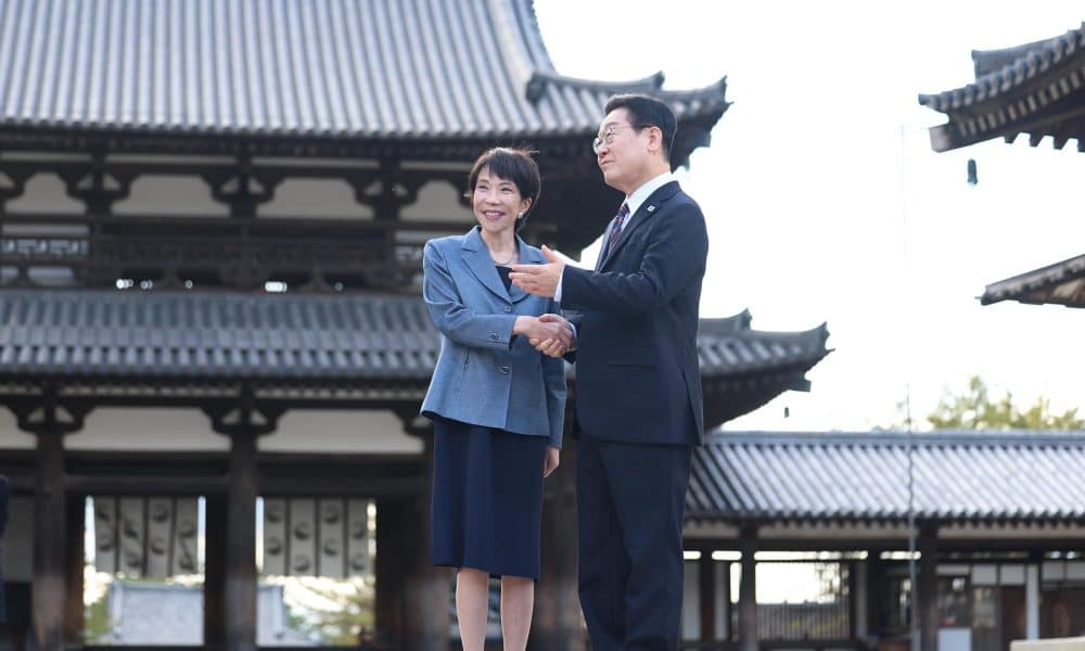 NARA (Korea, Republic Of), 14/01/2026.- El presidente de Corea del Sur, Lee Jae Myung, (R) y la primera ministra de Japón, Sanae Takaichi, posan para una foto en la ciudad surcoreana de Nara. EFE/EPA/YONHAP SOUTH KOREA OUT
