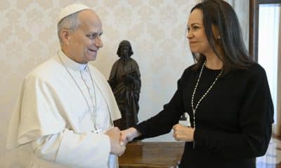 El papa León XIV recibe a la líder opositora venezolana y nobel de la paz María Corina Machado, este lunes en el Vaticano.EFE/ Simone Risoluti/Dicasterio para la Comunicación Del Vaticano SOLO USO EDITORIAL/SOLO DISPONIBLE PARA ILUSTRAR LA NOTICIA QUE ACOMPAÑA (CRÉDITO OBLIGATORIO)