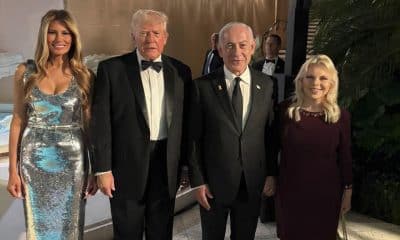 El primer ministro israelí, Benjamín Netanyahu, con su mujer, Sara, ha asistido a la suntuosa fiesta de Nochevieja celebrada por el presidente estadounidense, Donald Trump, en su residencia privada en el estado de Florida, lo que subraya los intensos lazos entre los Gobiernos de ambos países. EFE/Oficina del primer ministro israelí (GPO) -SOLO USO EDITORIAL/SOLO DISPONIBLE PARA ILUSTRAR LA NOTICIA QUE ACOMPAÑA (CRÉDITO OBLIGATORIO)-
