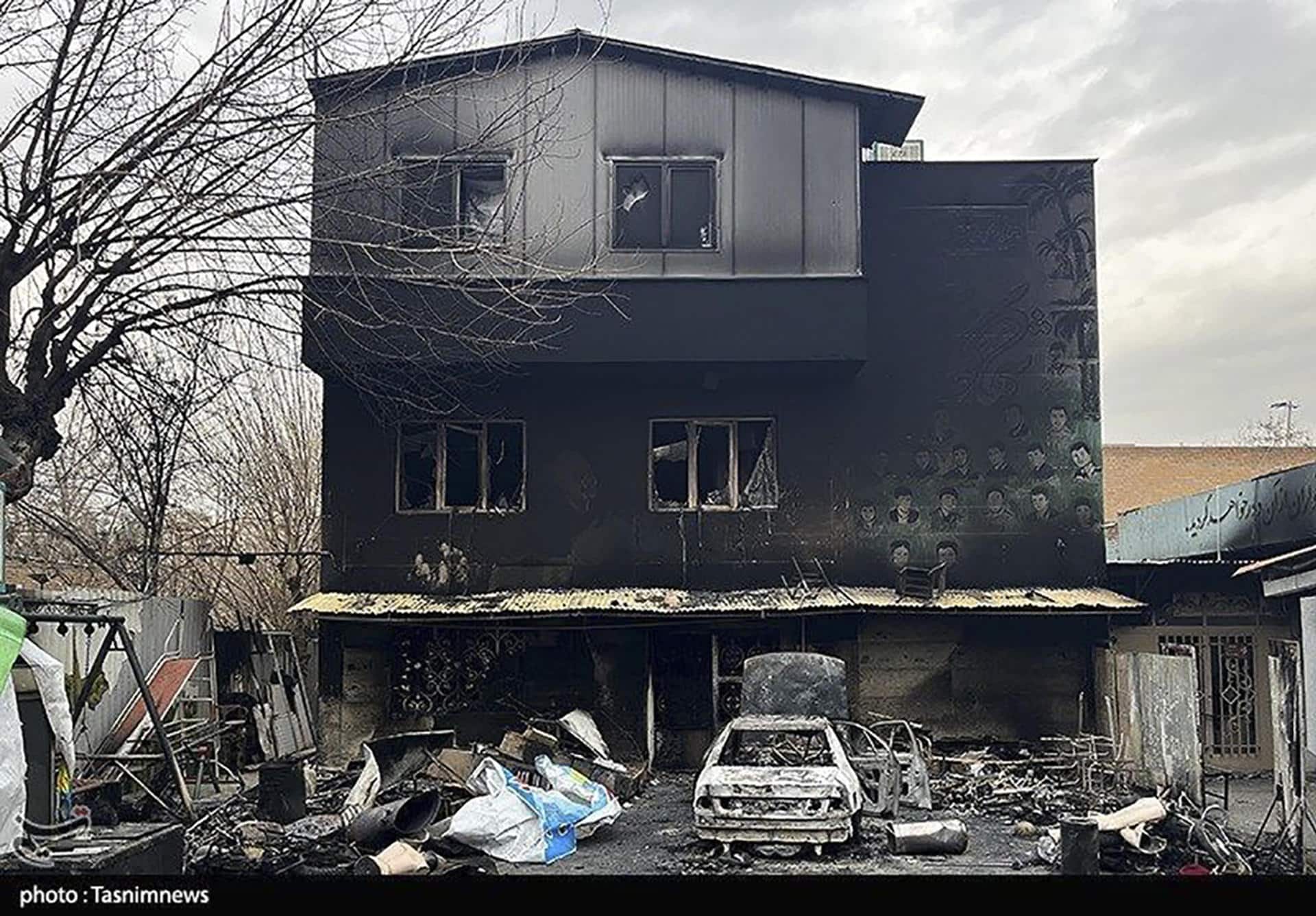 TEHERÁN, 11/01/2026.- Fotografía facilitada por la agencia iraní Tasnim, agencia de noticias progubernamental, que muestra los destrozos tras las protestas contra el gobierno en Teherán. EFE/ Tasnim **SOLO USO EDITORIAL/SOLO DISPONIBLE PARA ILUSTRAR LA NOTICIA QUE ACOMPAÑA (CRÉDITO OBLIGATORIO)***