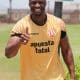 El delantero hispanosenegalés Sekou Gassama, del Universitario de Deportes, posa durante un entrenamiento este martes, en Lima (Perú). EFE/ Paolo Aguilar