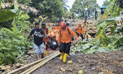 YAKARTA (INDONESIA), 06/01/2026.- Al menos 16 personas perdieron la vida y otras tres siguen desaparecidas este martes en Indonesia, tras unas inundaciones repentinas registradas el lunes en el norte de las islas Célebes del vasto archipiélago, donde los equipos de ayuda han atendido a unos 22 heridos. EFE/ Agencia Nacional para Búsqueda y Rescate ***SOLO USO EDITORIAL/SOLO DISPONIBLE PARA ILUSTRAR LA NOTICIA QUE ACOMPAÑA (CRÉDITO OBLIGATORIO)***