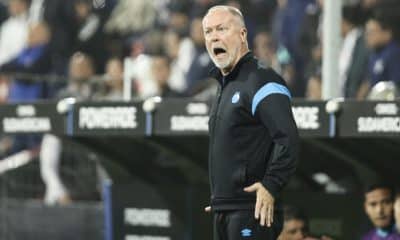 Imagen de archivo de Mano Menezes durante su último ciclo como técnico, al frente del Gremio de Porto Alegre. EFE/ John Reyes