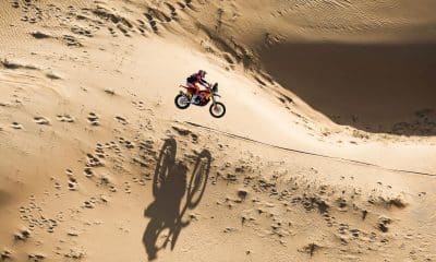 El australiano Daniel Sanders (KTM), durante la sexta etapa del Rally Dakar 2026, este viernes, disputada entre Hail y Riad, en Arabia Saudí. EFE/Dakar 2026/Florent Gooden / DPPI