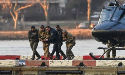 Fotografía del presidente de Venezuela, Nicolás Maduro, y su esposa, Cilia Flores, rumbo a la corte en Nueva York. EFE/Stringer