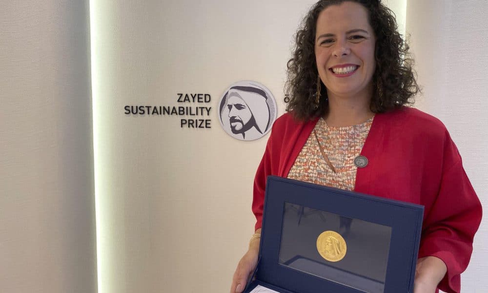 Hace una década, la brasileña Marília Lara comenzó lo que ella llama el 'Shazam' de las fugas hídricas: una empresa que, con sólo analizar el sonido y la vibración, es capaz de detectar fugas de agua y mejorar la eficiencia en su distribución. Ahora, gracias a un premio millonario en Abu Dabi, busca expandirse y llegar a España, entre otros países. EFE/Isaac J. Martín