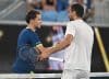 El noruego Casper Ruud (i) y el croata Marin Cilic (d) se saludan tras enfrentarse en la tercera ronda del Abierto de Australia con victoria del nórdico. EFE/EPA/LUKAS COCH AUSTRALIA AND NEW ZEALAND OUT

