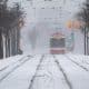 Fotografía que muestra un tranvía durante una nevada este domingo, en Toronto (Canadá). EFE/ Julio César Rivas