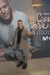 - El cantante Alejandro Sanz posa para los medios durante el pase gráfico del estreno de su serie documental "Cuando nadie me ve", este martes en Madrid. EFE/Víctor Lerena