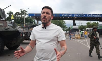 Fotografía de archivo del 2 de febrero de 2026 que muestra al ministro de Igualdad y Equidad de Colombia, Juan Carlos Florián, hablando con periodistas en Cúcuta (Colombia). EFE/ Mario Caicedo