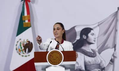 La presidenta de México, Claudia Sheinbaum, habla durante una rueda de prensa este lunes, en Palacio Nacional de la Ciudad de México (México). EFE/Sáshenka Gutiérrez