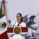 La presidenta de México, Claudia Sheinbaum, habla durante una rueda de prensa este lunes, en Palacio Nacional de la Ciudad de México (México). EFE/Sáshenka Gutiérrez