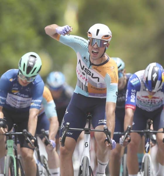 El británico Ethan Vernon, del NSN Cycling Team, gana la cuarta etapa del Tour Down Under. EFE/EPA/MATT TURNER EDITORIAL USE ONLY AUSTRALIA AND NEW ZEALAND OUT