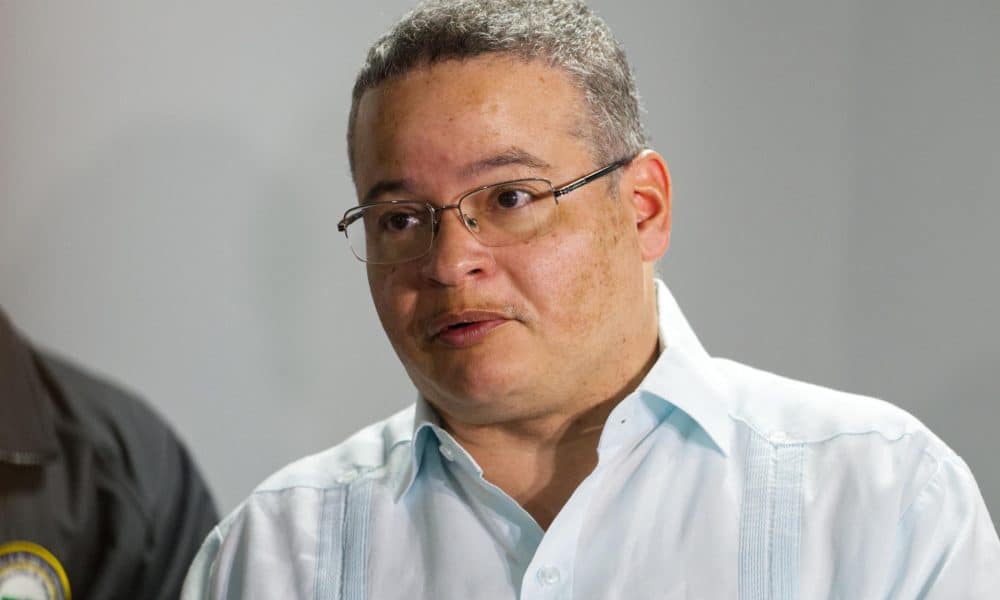 Imagen de archivo del secretario de Salud de Puerto Rico, Víctor Ramos, hablando durante una rueda de prensa en San Juan (Puerto Rico). EFE/Thais Llorca