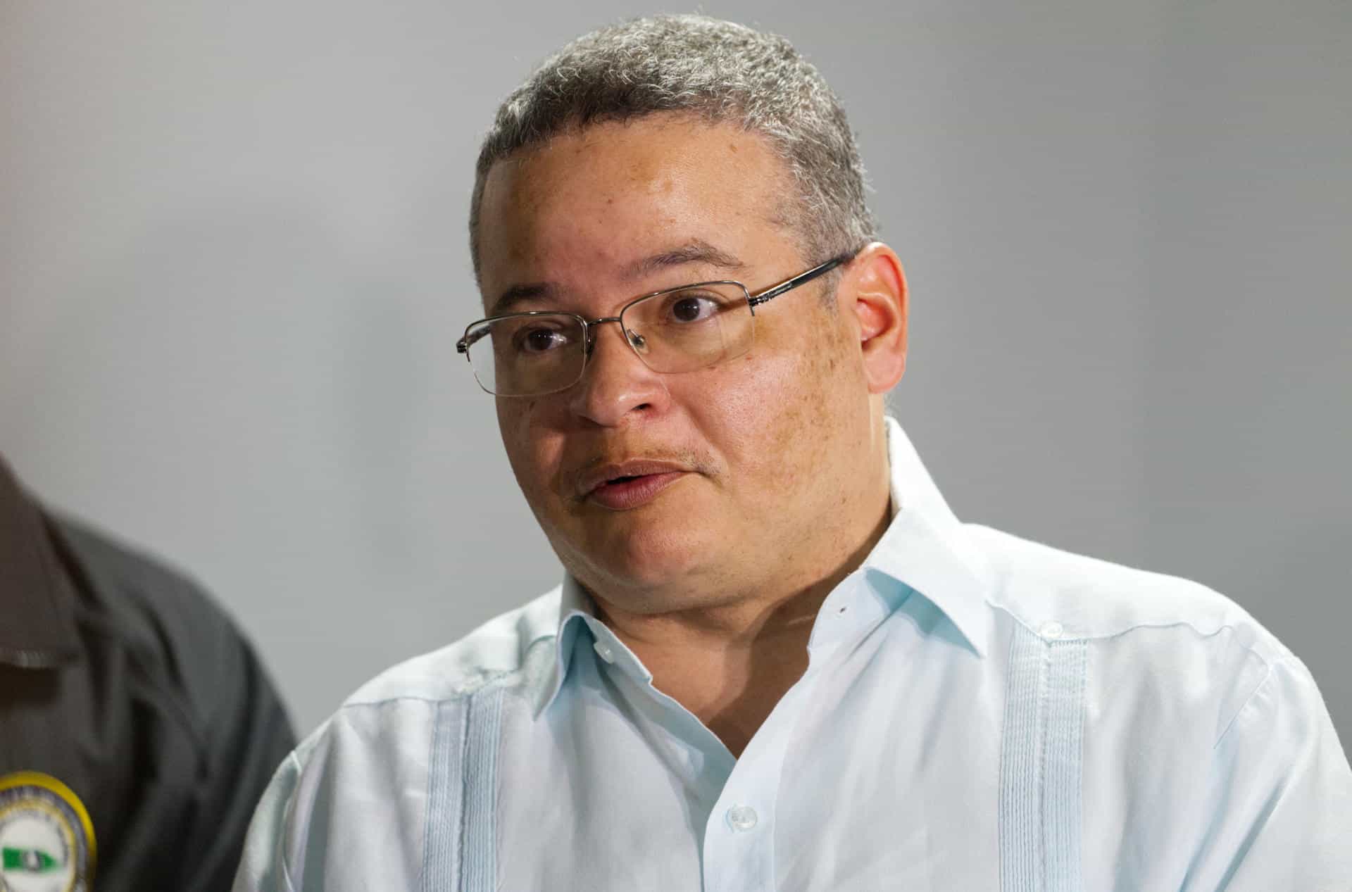 Imagen de archivo del secretario de Salud de Puerto Rico, Víctor Ramos, hablando durante una rueda de prensa en San Juan (Puerto Rico). EFE/Thais Llorca