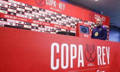 El entrenador del F.C. Barcelona, Hansi Flick, durante la rueda de prensa ofrecida este miércoles, en vísperas del duelo de octavos de final de Copa del Rey contra el Racing de Santander. EFE/ Quique Garcia