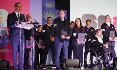 El Chief Officer de México del Mundial 2026, Jurgen Mainka (i), habla durante una rueda de prensa este lunes, en el Estadio Guadalajara, en Jalisco (México). EFE/ Francisco Guasco