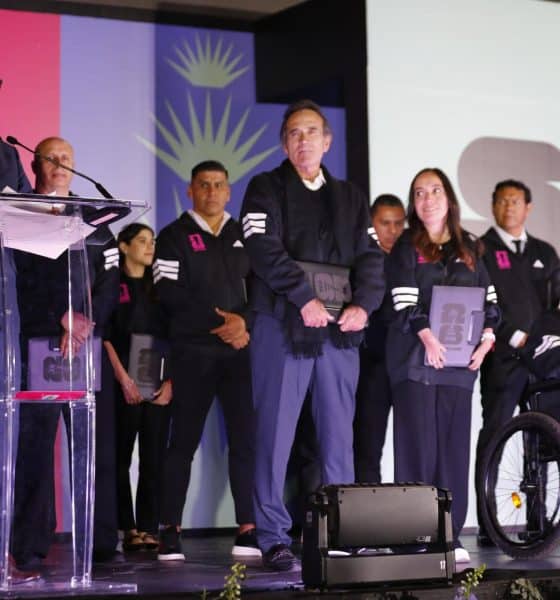 El Chief Officer de México del Mundial 2026, Jurgen Mainka (i), habla durante una rueda de prensa este lunes, en el Estadio Guadalajara, en Jalisco (México). EFE/ Francisco Guasco