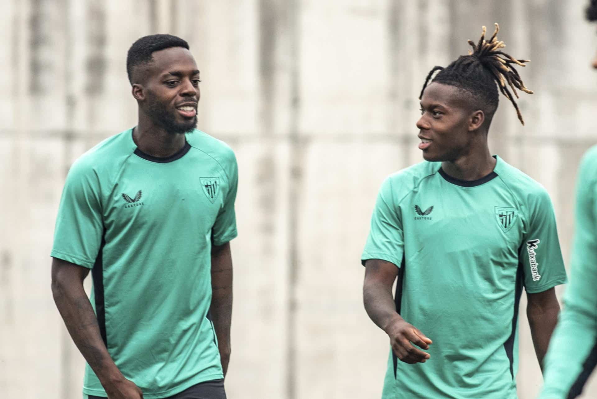 Los jugadores del Athletic Club, los hermanos Iñaki (i) y Nico Williams (d), en foto de archivo de Javier Zorrilla. EFE
