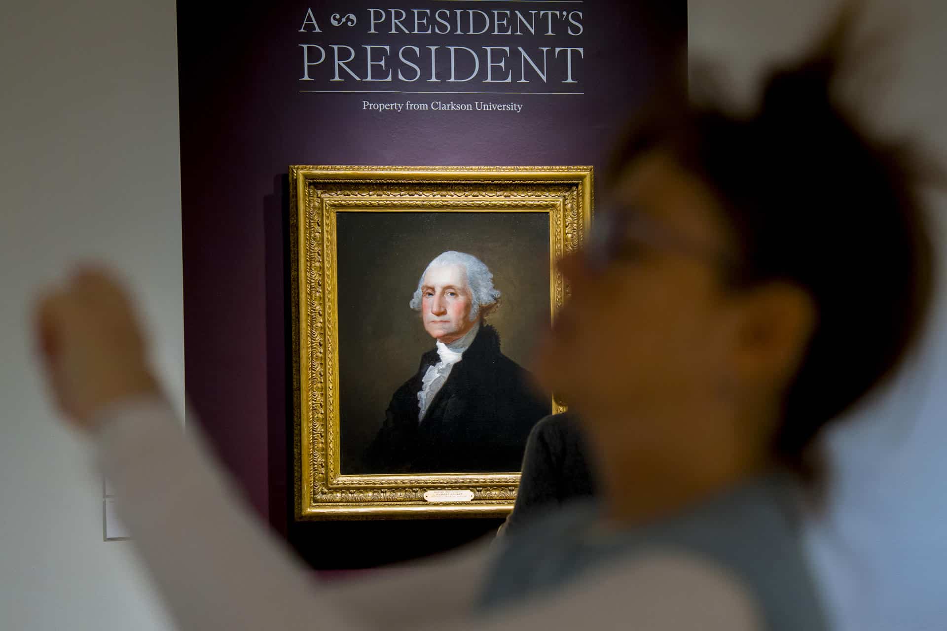 Fotografía que muestra el retrato del expresidente de Estados Unidos George Washington (1789-1797) hecho por el artista Gilbert Stuart (1755-1828), este jueves Nueva York (Estados Unidos). EFE/ Ángel Colmenares