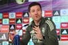 El entrenador del Real Madrid, Xabi Alonso, ofrece una rueda de prensa después del entrenamiento en la Ciudad Deportiva de Valdebebas para preparar el partido de LaLiga frente al Real Betis. EFE/Kiko Huesca
