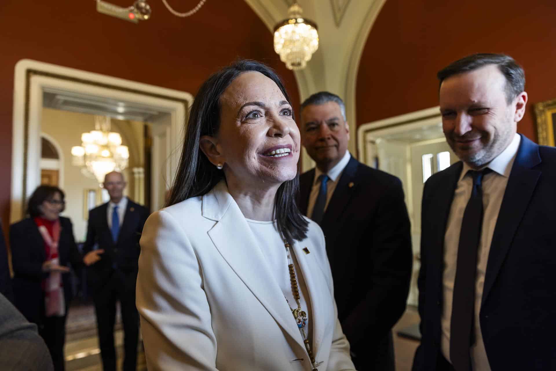 EFE/EPA/JIM LO SCALZO