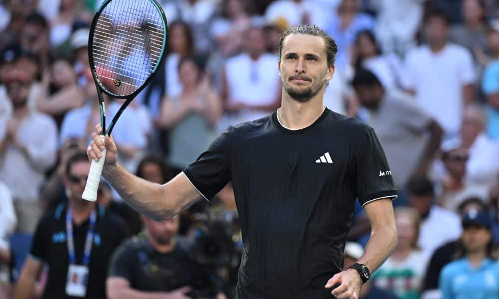 El tenista alemán Alexander Zverev celebra después de ganar el partido contra el argentino Francisco Cerundolo en el Abierto de Australia de tenis en Melbourne. EFE/EPA/JAMES ROSS AUSTRALIA AND NEW ZEALAND OUT