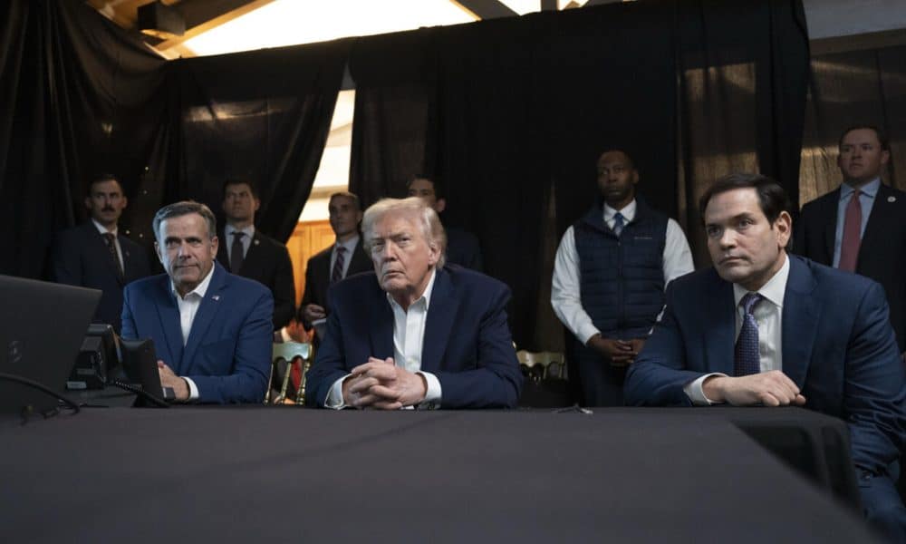 Donald Trump publica una foto de él junto al secretario de Estado, Marco Rubio (d), siguiendo la operación "Resolución Absoluta", el operativo de Trump para derrocar a Maduro, en su red Truth Social. EFE/Trump en Truth Social -SOLO USO EDITORIAL/SOLO DISPONIBLE PARA ILUSTRAR LA NOTICIA QUE ACOMPAÑA (CRÉDITO OBLIGATORIO)-