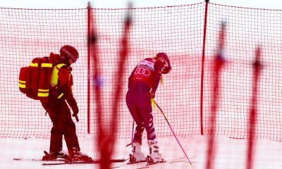 Lindsey Vonn tras caerse en el descenso de la Copa del Mundo femenina de Crans-Montana (Suiza), que se canceló debido a la mala visibilidad y las condiciones meteorológicas. EFE/EPA/JEAN-CHRISTOPHE BOTT