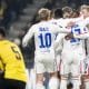El jugador del Lyon Ainsley Maitland-Niles (2-D) celebra con sus compañeros el 0-1 de su equipo ante el Young Boys en la Liga Europa. EFE/EPA/ALESSANDRO DELLA VALLE