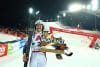 El noruego Henrik Kristoffersen logró este miércoles su primera victoria de la presente temporada de la Copa del Mundo de esquí alpino al ganar por quinta vez el eslalon disputado con luz artificial en la estación austríaca de Schladming. EFE/EPA/ANNA SZILAGYI
