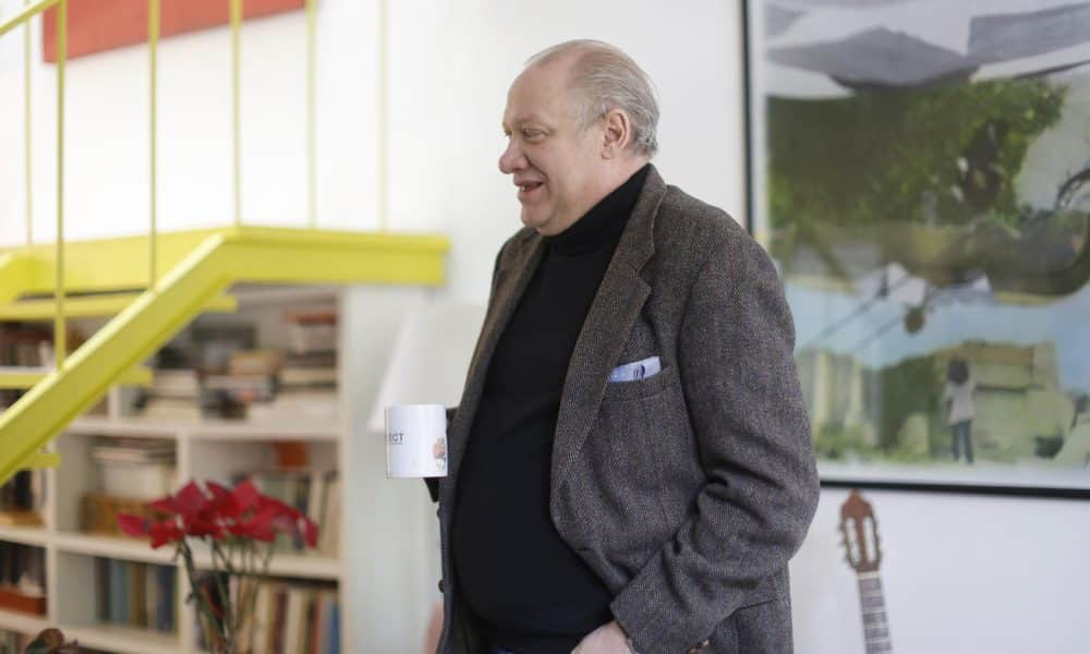 Fotografía del 17 de enero de 2026 del historiador cubano Rafael Rojas reaciona durante una entrevista con EFE en Ciudad de México (México). EFE/ Sáshenka Gutiérrez