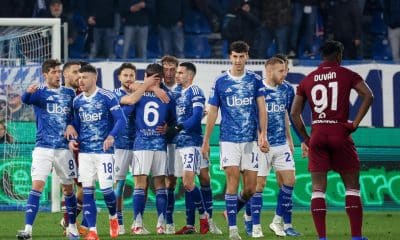 Los jugadores del Como 1907' celebran el gol del medio Maxence Caqueret durante el partido de la Serie A que han jugado Como 1907 y Torino FC en el Giuseppe Sinigaglia stadium de Como, Italia. EFE/EPA/ROBERTO BREGANI
