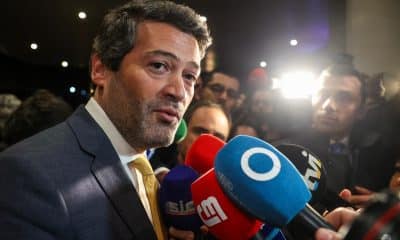 André Ventura logró este domingo ser el segundo candidato más votado en las elecciones presidenciales de Portugal, un triunfo a medias para el líder ultraderechista que despuntaba como ganador en encuestas de las últimas semanas y, según estas, ahora lo tendrá difícil para ser jefe de Estado. EFE/Tiago Petinga