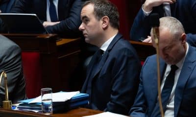 El primer ministro francés, Sebastien Lecornu, asiste a una sesión sobre dos mociones de censura contra el gobierno presentadas la extrema derecha de la Agrupación Nacional (RN) y por la izquierda radical de La Francia Insumisa (LFI) en la Asamblea Nacional en París, Francia, el 23 de enero de 2026. EFE/EPA/CHRISTOPHE PETIT TESSON