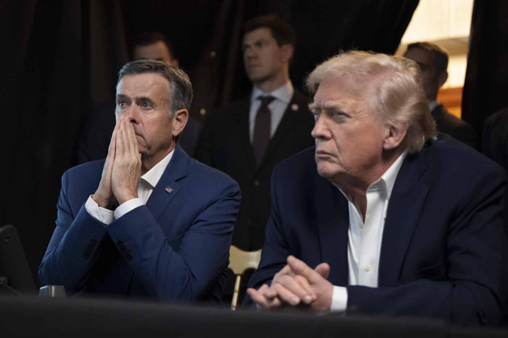 Donald Trump publica una foto de él con sus colaboradores siguiendo la operación "Resolución Absoluta", el operativo de Trump para derrocar a Maduro, en su red Truth Social. EFE/Trump en Truth Social