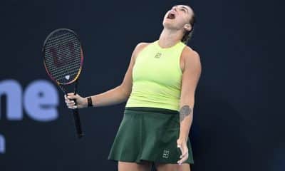 La bielorrusa Aryna Sabalenka celebra su victoria ante la estadounidense Madison Keys, en los cuartos de final del torneo de Brisbane. EFE/EPA/DARREN ENGLAND (NO ARCHIVING, EDITORIAL USE ONLY AUSTRALIA AND NEW ZEALAND OUT)