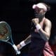 La canadiense Victoria Mboko durante su partido del Abierto de Australia contra la danesa Clara Tauson.
EFE/EPA/ROB PREZIOSO AUSTRALIA AND NEW ZEALAND OUT