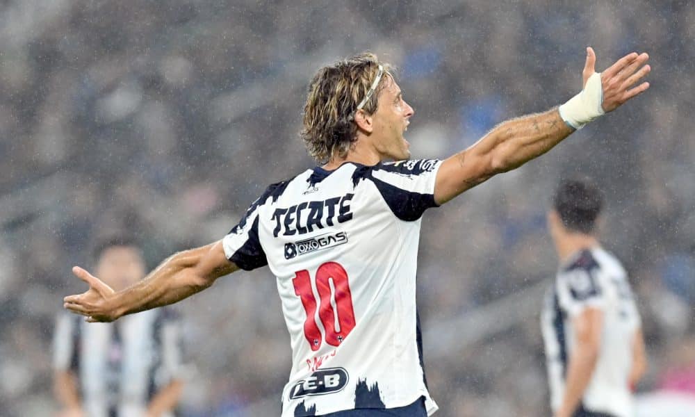Sergio Canales de Monterrey reacciona, en el partido de ida de los cuartos de final de la Liga MX entre Monterrey y América en el estadio BBVA, en Guadalupe (México). Imagen de archivo. EFE/ Miguel Sierra