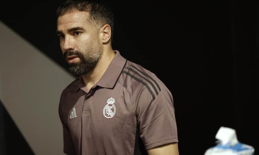 El lateral del Real Madrid Dani Carvajal ofrece una rueda de prensa este sábado en Yeda, Arabia Saudí, un día antes de la final de la Supercopa de España entre el FC Barcelona y el Real Madrid. EFE/ Kai Försterling