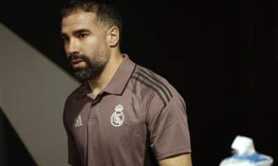 El lateral del Real Madrid Dani Carvajal ofrece una rueda de prensa este sábado en Yeda, Arabia Saudí, un día antes de la final de la Supercopa de España entre el FC Barcelona y el Real Madrid. EFE/ Kai Försterling